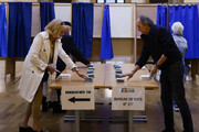 دور دوم انتخابات ریاست جمهوری فرانسه آغاز شد؛ مکرون یا لو پن؟