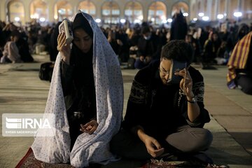 Los rituales de la vigilia en el 21º día del mes de Ramadán en Irán