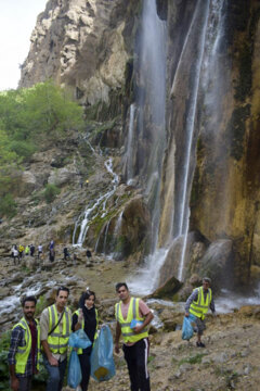 دوستداران محیط زیست در روستای مارگون