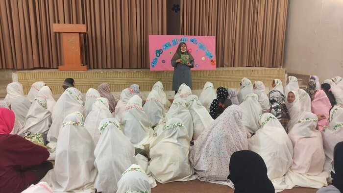 ویژهبرنامه «ماه بارانِ بهشتیان کوچک» در همدان اجرا شد