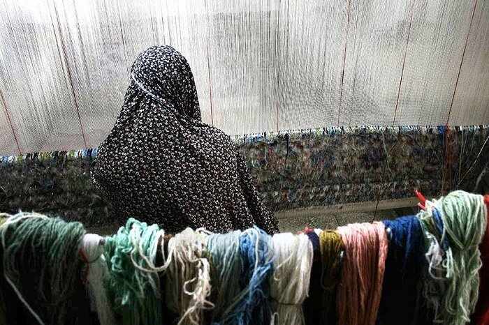 مادر نان داد !