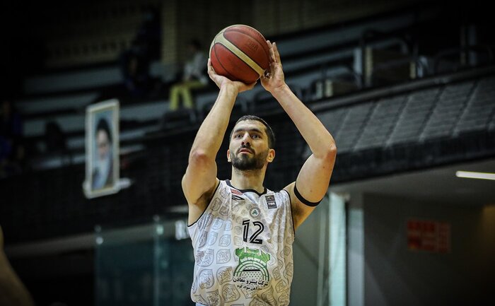 مچ اندازی مهران و فرزاد در لیگ برتر بسکتبال