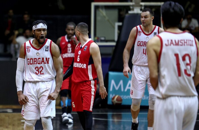 مچ اندازی مهران و فرزاد در لیگ برتر بسکتبال