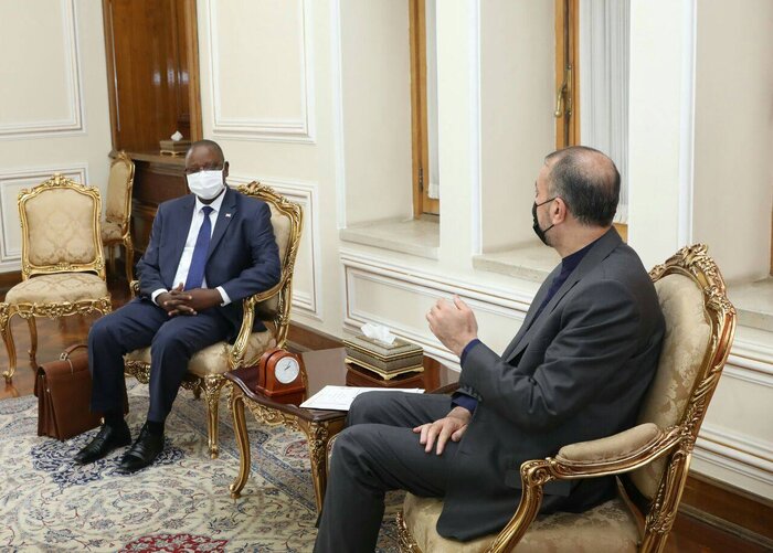سفیران جدید پنج کشور رونوشت استوارنامه خود را به امیرعبداللهیان تقدیم کردند