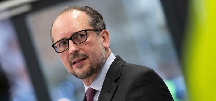 از بحران محبوبیت بایدن در آمریکا تا هشدارها در مورد احتمال وقوع جنگ جهانی سوم