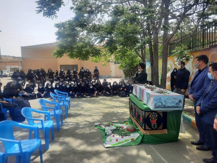 دانشآموزان پیشوایی با شهید جاویدالاثر وداع کردند