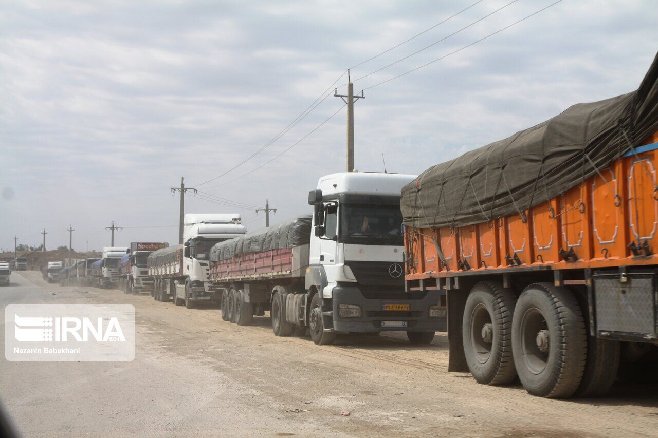 بیش از ۵۵ هزار دستگاه ناوگان باری امسال از مرزهای استان کرمانشاه تردد کرد