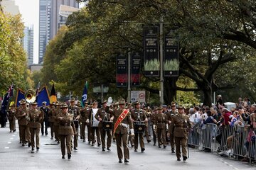  حمایت مردم استرالیا و نیوزیلند از اوکراین در گردهمایی روز ارتش 