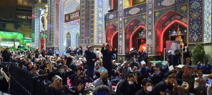 مردم شمیرانات سومین شب قدر راکنار پیکر دو شهید گمنام درجوار حرم امام زاده صالح سحر کردند