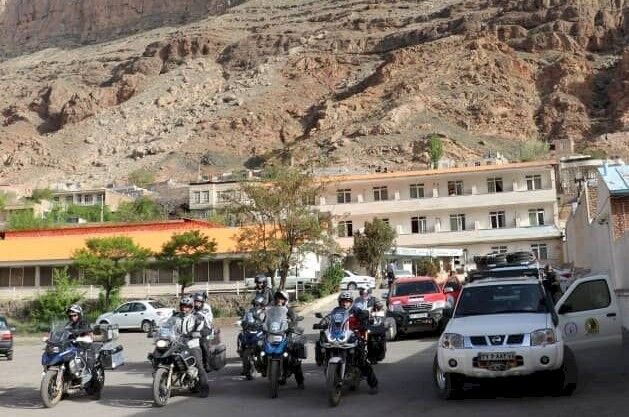 Paris-Persepolis Eco-Rally motorists touring Iran 