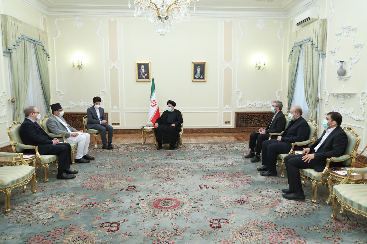 Iran president urges enhanced relations with Nepal