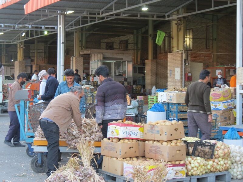 یک بام و دو هوای بازار میوه و ترهبار در بیرجند یک بام و دو هوای بازار میوه و ترهبار در بیرجند