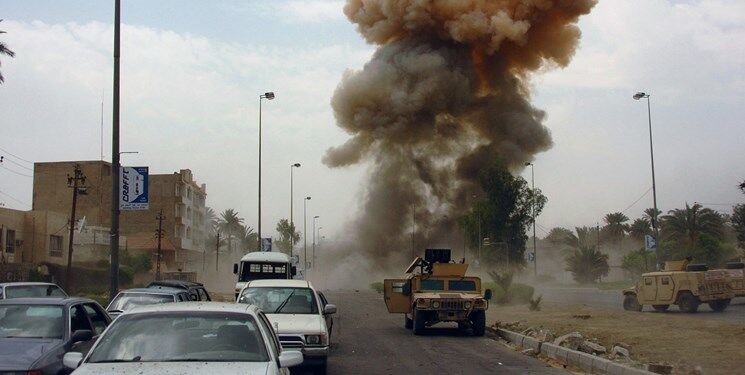 یکی از فرماندهان قسد بر اثر انفجار بمب کنار جاده‌ای زخمی شد