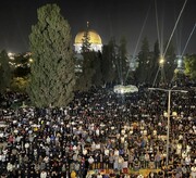 فلسطینی نوجوانوں کا مسجدالاقصی میں بڑا اجتماع؛ 250 ہزار نمازیوں کی شرکت