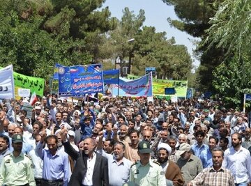 نمازگزاران جمعه خراسان رضوی اقدام تروریستی در شاهچراغ شیراز را محکوم کردند