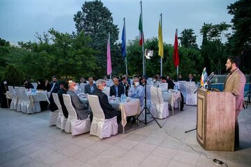 دورهمی بازنشستگان ایرنا با طعم خبر و خاطره/ تجلیل از ۳۰ سال مجاهدت پیشکسوتان خبرگزاری جمهوری اسلامی