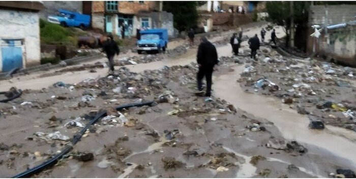 سیلاب در مشگینشهر خساراتی برجای گذاشت/آبگرفتگی دهها واحد مسکونی و تجاری