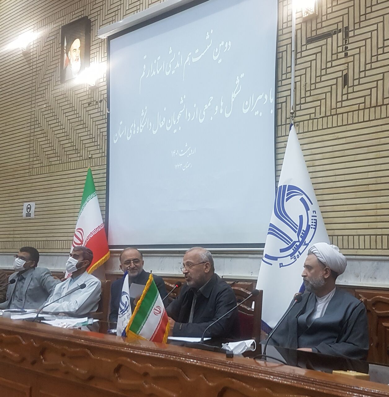 به جای صنایع آلاینده باید صنایع فرهنگی را توسعه داد