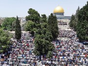 160.000 palestinos participan en las oraciones del viernes en la Mezquita de Al-Aqsa