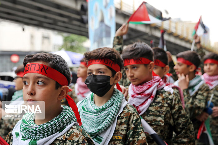 ایران بھر میں عالمی یوم القدس کے موقع پر "طاقتور مظلوم" کی حمایت میں عظیم الشان ریلیاں نکالی گئیں