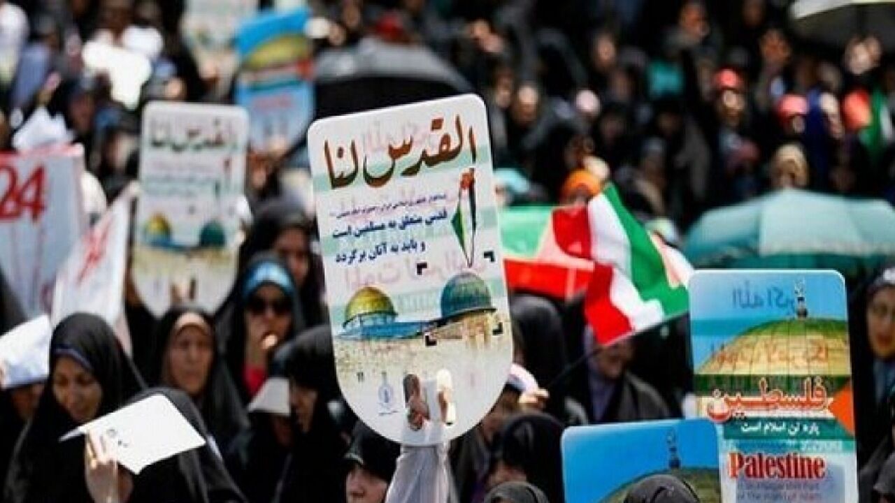 روز جهانی قدس نماد مبارزه مسلمانان با رژیم نژادپرست اسراییل است