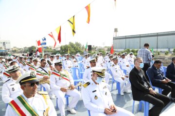 اهتزاز پرچم جمهوری اسلامی ایران بر ناوشکن جماران