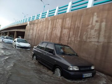 بارندگی و آبگرفتگی معابر و خیابان‌های یزد