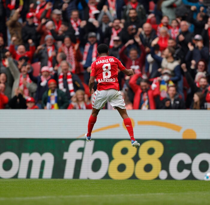 شکست دوباره قهرمان در اوپلآرنا/ هتتریک هالند هم جلوی باخت دورتموند را نگرفت