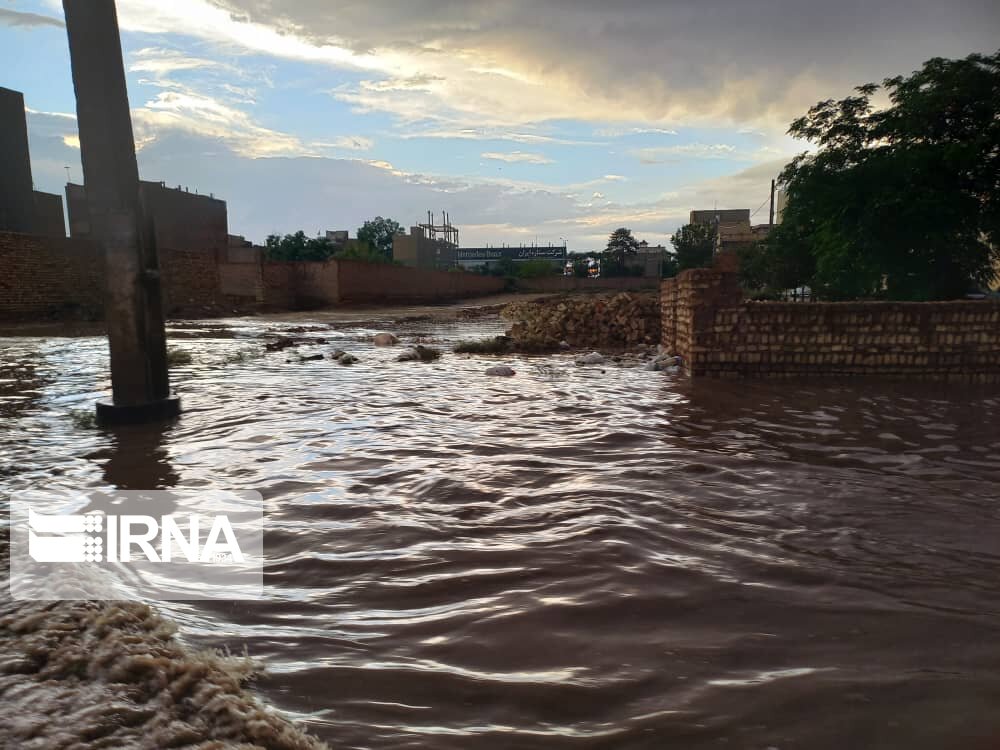 سیلاب در راه است،شیرازی‌ها در خانه بمانند