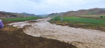 هواشناسی آذربایجان غربی درباره آبگرفتگی معابر و سیلابی شدن رودخانه‌ها هشدار داد