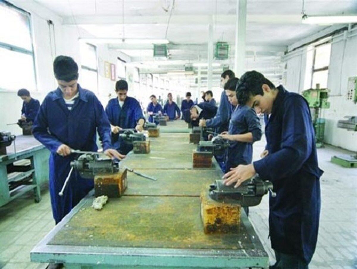 بهترین راهکار برای اشتغال جوانان تلفیق علم و مهارت است بهترین راهکار برای اشتغال جوانان تلفیق علم و مهارت است