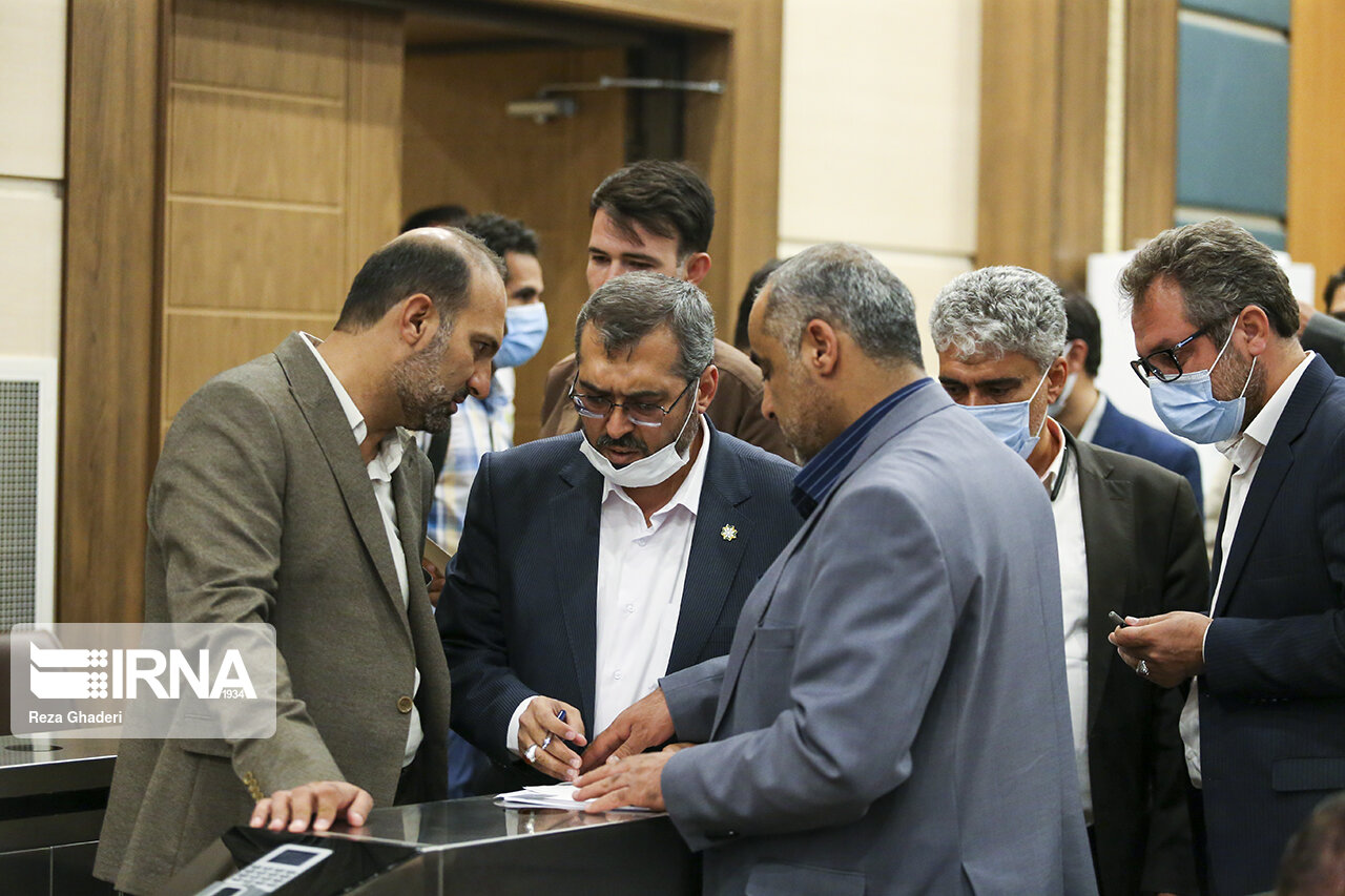 سخنگوی شورای شهر شیراز: اصنافی هنوز شهردار است؛ شاید تا شنبه