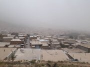 گرد و غبار غلیظ فعالیت ادارات مهران و دهلران را تعطیل کرد 
