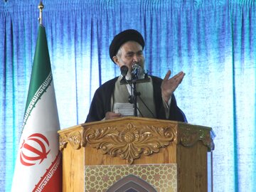 امام جمعه بروجرد: ایران یک قدرت جهانی است