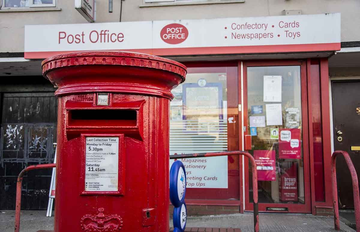 İngiliz Post Office çalışanları maaş artışı talebi için greve gitti