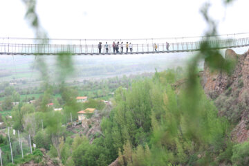 پل معلق تمام شیشه ای شهر هیر