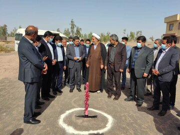 عملیات اجرایی احداث یک واحد آموزشی خیرساز در نرماشیر آغاز شد 