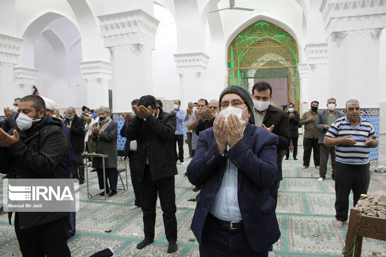 امام‌جمعه موقت یزد: دولت و مجلس به خواسته منطقی معلمان رسیدگی کنند 