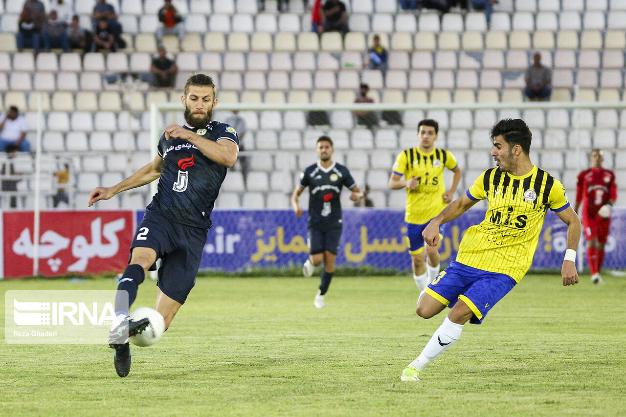 فجر سپاسی مقابل ذوب آهن اصفهان شکست خورد فجر سپاسی مقابل ذوب آهن اصفهان شکست خورد