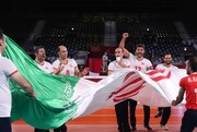 عالمی والی بال فیڈریشن کی ایرانی قومی سٹنگ والی بال ٹیم کے کام کی تعریف