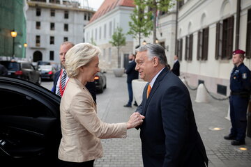 اروپا مذاکرات با مجارستان برای پیوستن به کارزار تحریم نفت روسیه را مثبت خواند