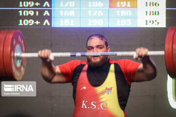 یک رکوردگیری پر از جذابیت؛ بازگشت قهرمانان وزنه‌برداری در روز رکوردشکنی هرکول ایرانی