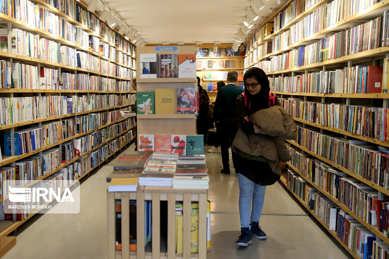 نگاه ناشر؛ کار نشر مانند جواهرسازی است