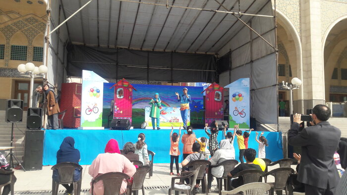 نمایشگاه ۳۳؛ کام کودکان با کتاب شکرین شد