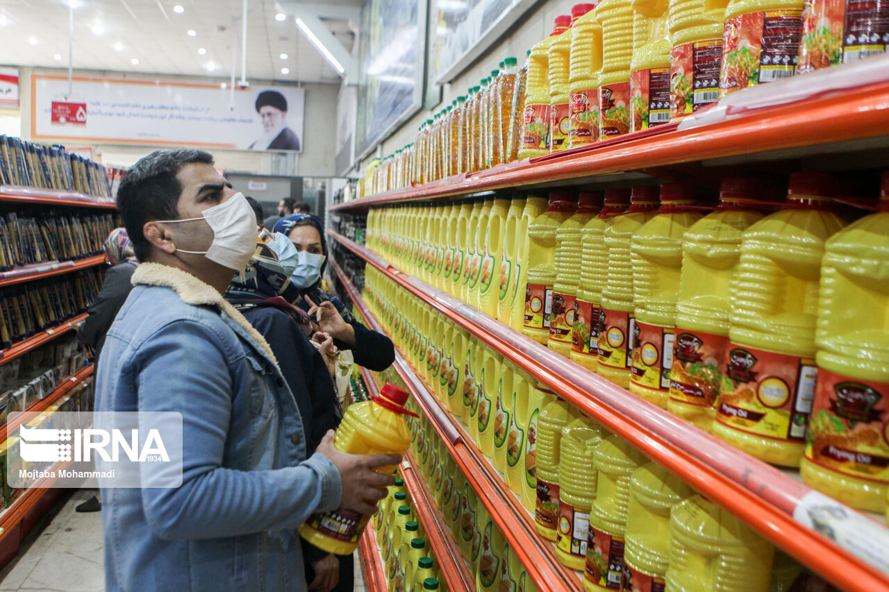 سطح توزیع کالاهای اساسی در قم با ایجاد شبکه امن فروش ارتقا مییابد سطح توزیع کالاهای اساسی در قم با ایجاد شبکه امن فروش ارتقا مییابد