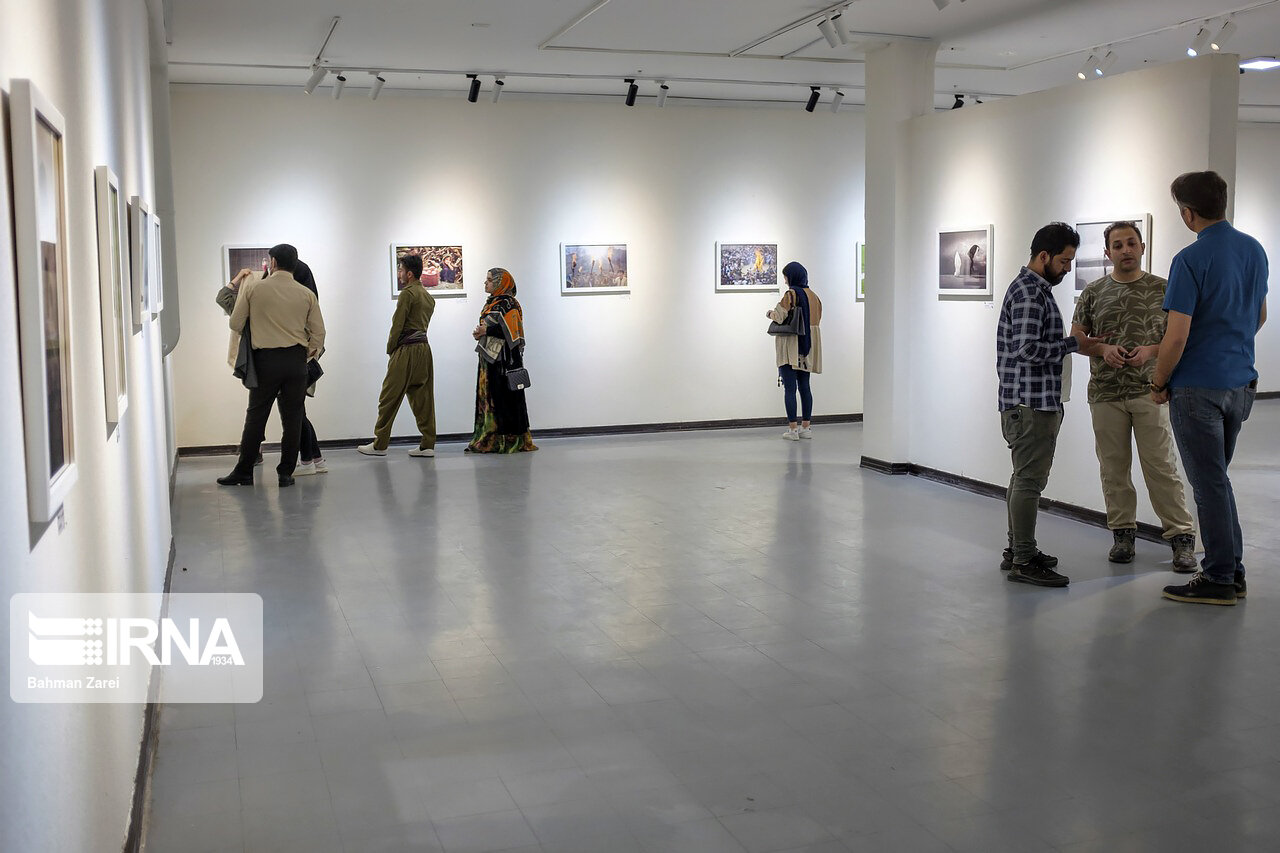 نمایشگاه گروهی بانوان عکاس ایران زمین در سقز گشایش یافت نمایشگاه گروهی بانوان عکاس ایران زمین در سقز گشایش یافت