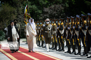 Qatar Emir accorded official reception in Iran