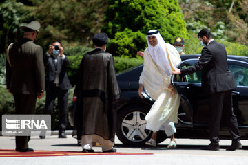 Qatar Emir accorded official reception in Iran