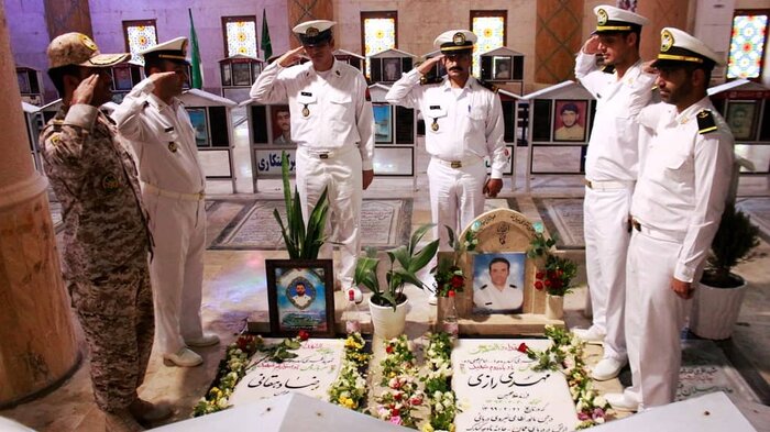 شهدای ناوچه کنارک درراستای ارتقای توان دفاعی و دانش دریایی جان خود را فدا کردند