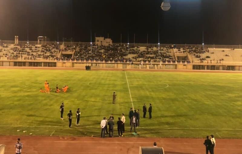 مسابقه تیمهای فوتبال شهید قندی یزد و نود ارومیه برگزار نشد   مسابقه تیمهای فوتبال شهید قندی یزد و نود ارومیه برگزار نشد